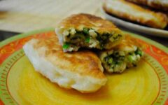 Пирожки жаренные с луком и яйцом