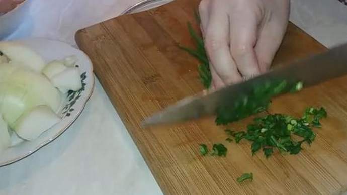 измельчаем зелень