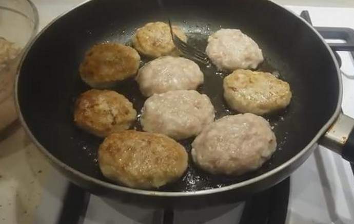 Котлеты из куриного фарша – рецепты сочных и вкусных котлет