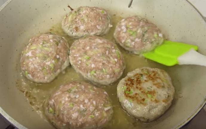 жарим котлетки